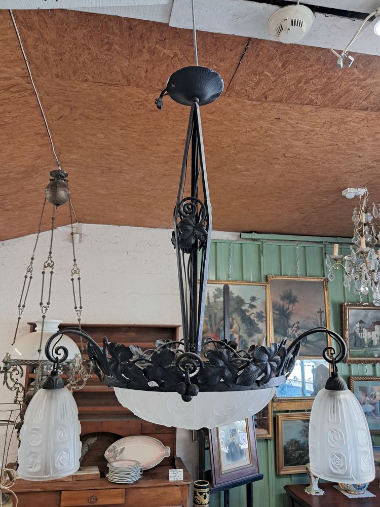 Lustre en fer forg� ancien, art d�co 260 Ch�teau-l'�v�que (24)