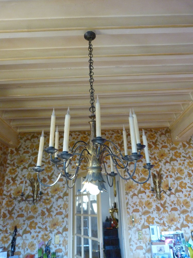 Lustre en fer forg� avec dorure 120 S�vrier (74)