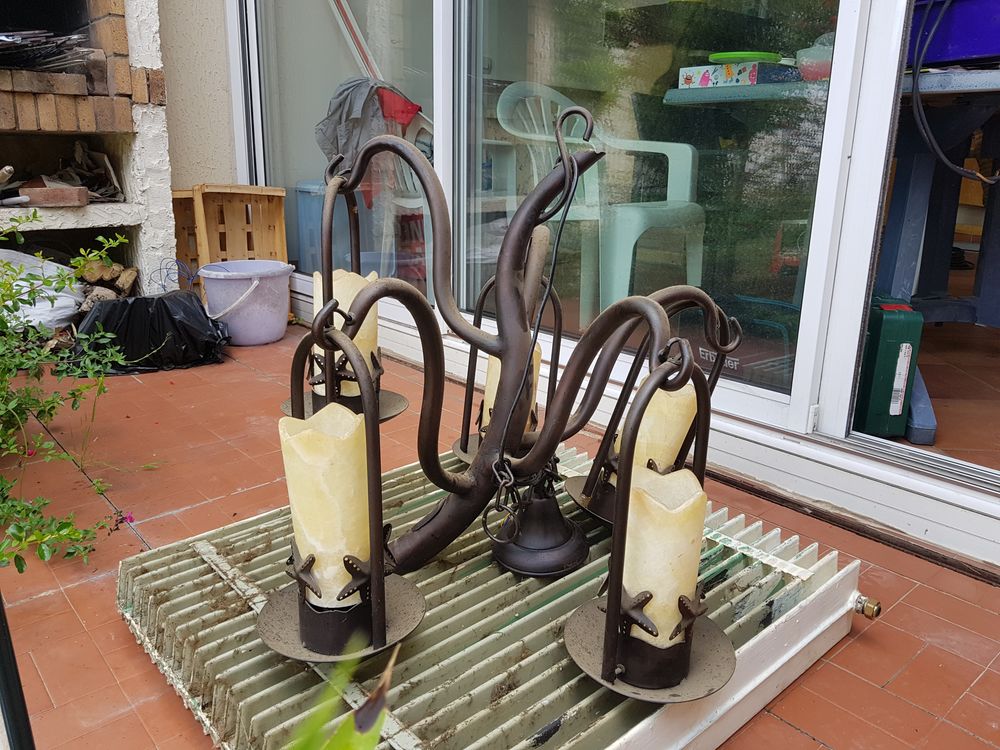 LUSTRE EN FER FORGE 30 Nimes (30)