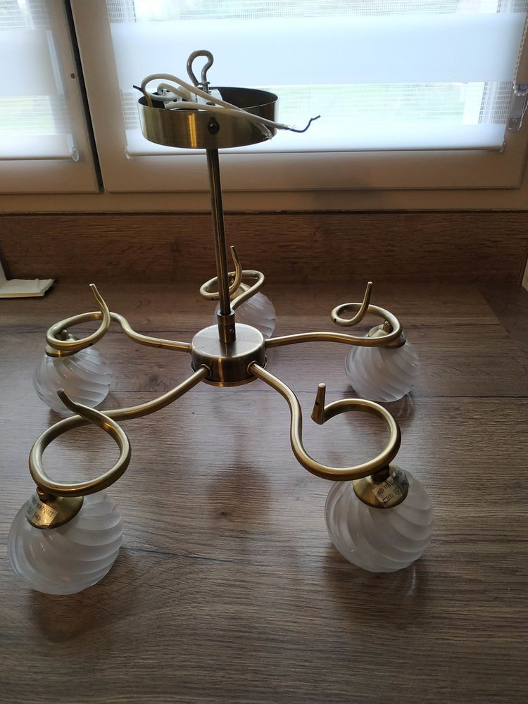 Lustre Laiton 30 La Fert�-Gaucher (77)