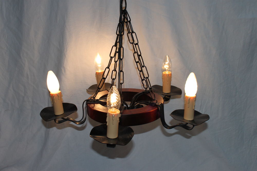 Lustre � 5 lampes 15 Montigny-Lencoup (77)