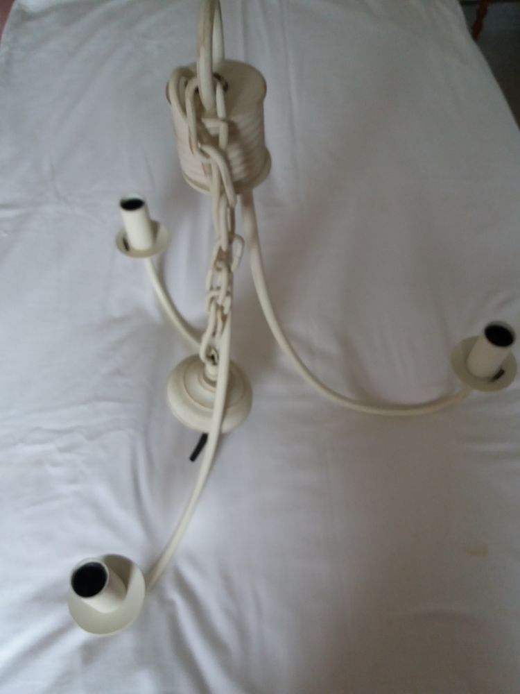 Lustre m�tal 3 branches 21 Angers (49)