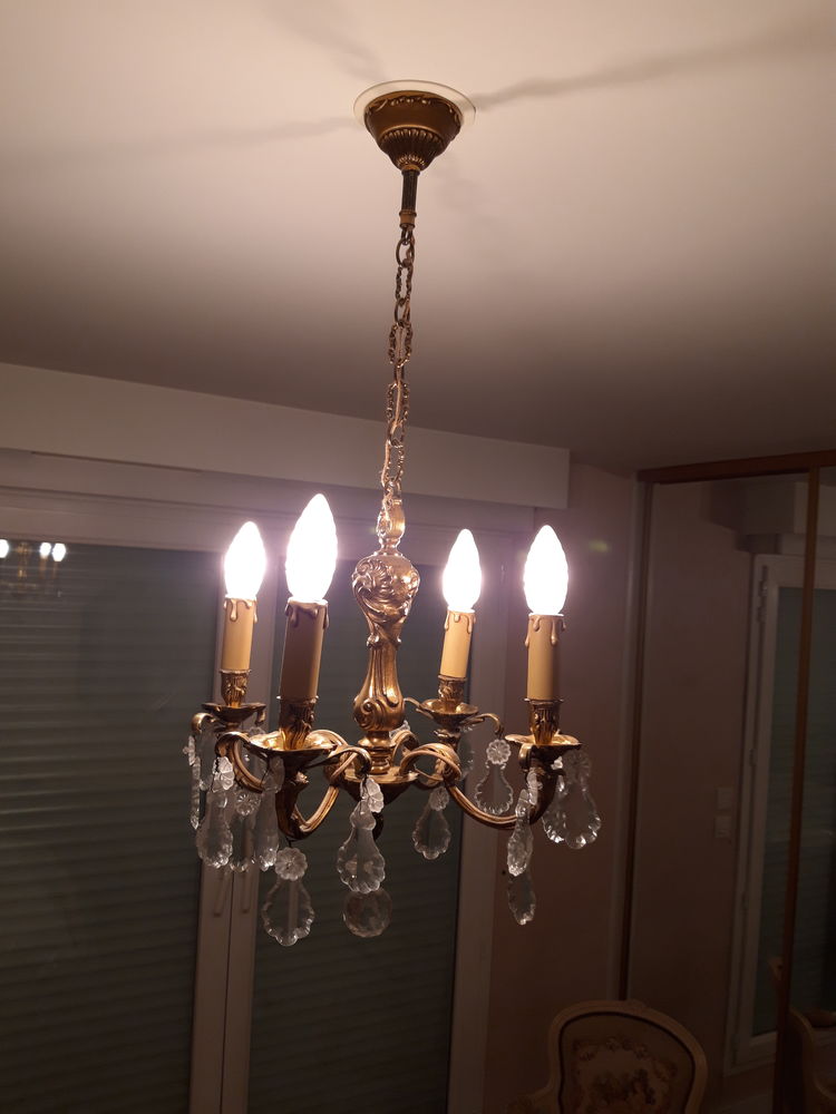 Lustre � pampilles en bronze dor�, style Louis XV 240 Caen (14)