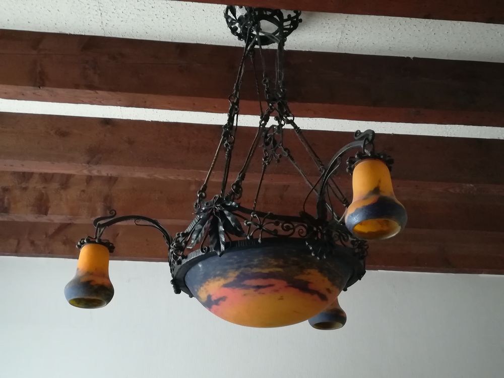 Lustre en p�te de verre, sign� Muller fr�res Luneville 0 Cires-l�s-Mello (60)