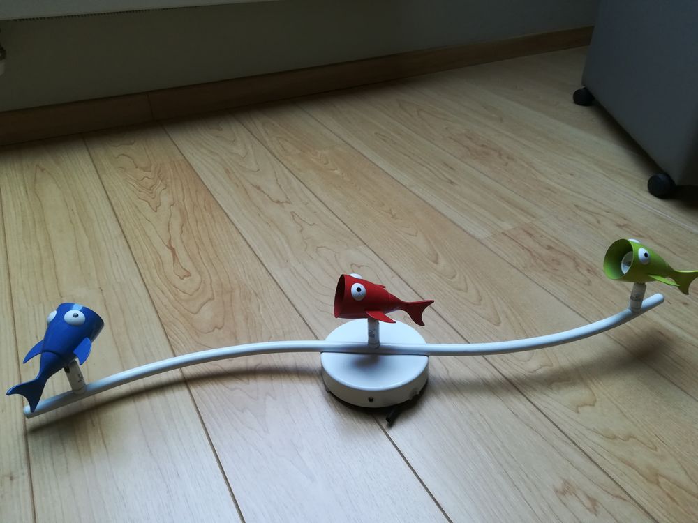 LUSTRE POUR CHAMBRE  ENFANTS/ 3 lampes (t�tes de poisson)  
0 Mouvaux (59)