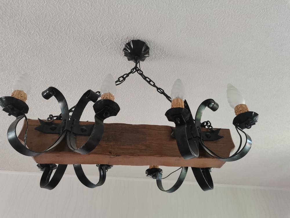 Lustre rustique. 39 Coupvray (77)