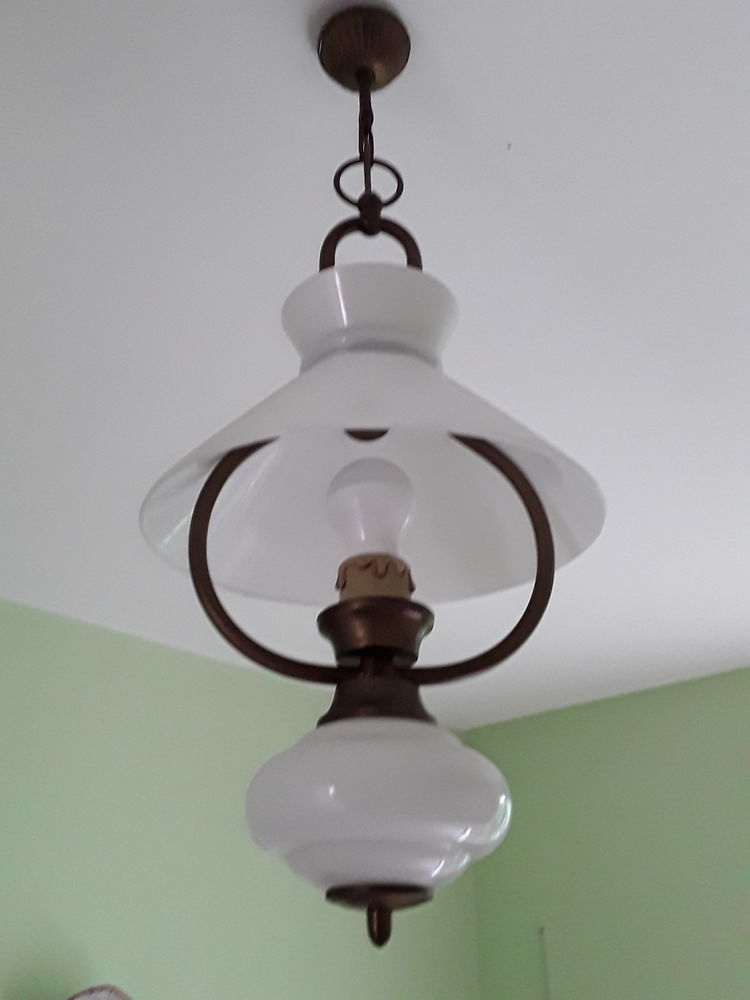 Lustre en suspension en opaline 35 Touvre (16)