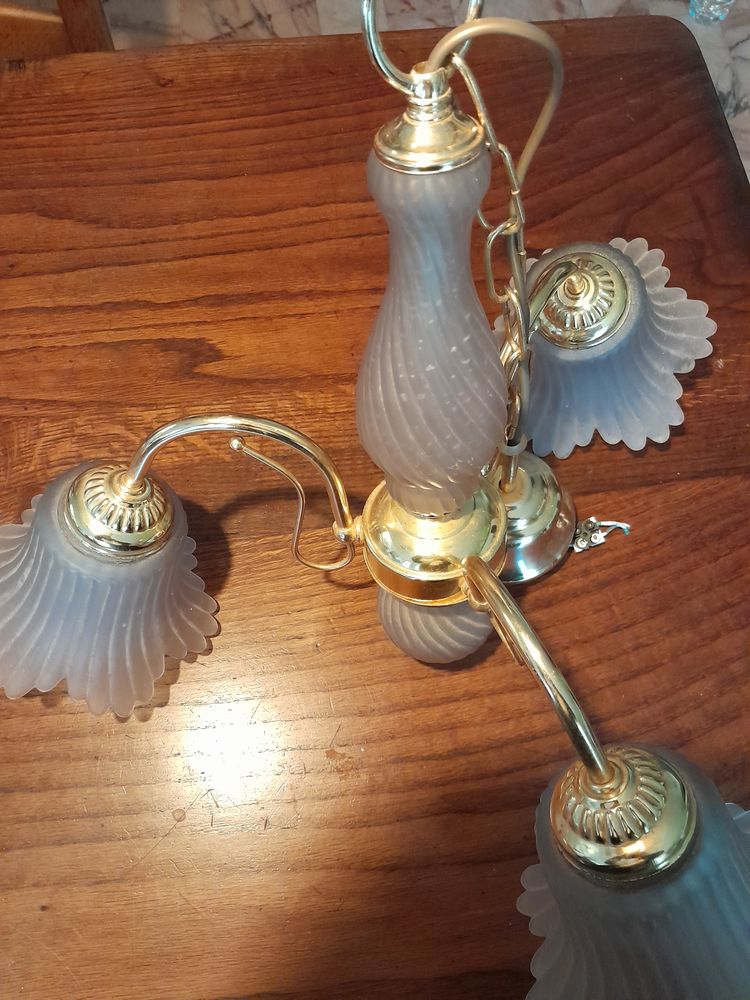 Lustre 3 tulipes verre 20 Coarraze (64)