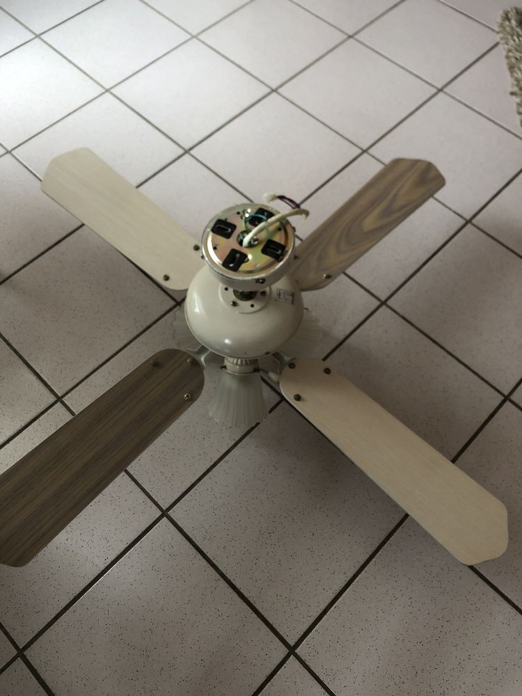 Lustre/ventilo.
0 Villette-d'Anthon (38)