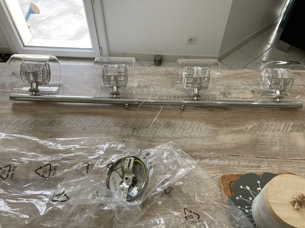 Lustre verre et m�tal 30 Les Lucs-sur-Boulogne (85)