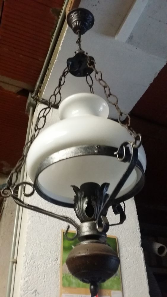 Lustre 0 Brouilla (66)