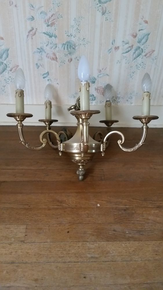 Lustre 0 Montry (77)