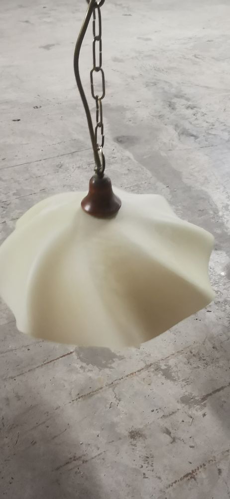 Lustre 20 Metz-Tessy (74)