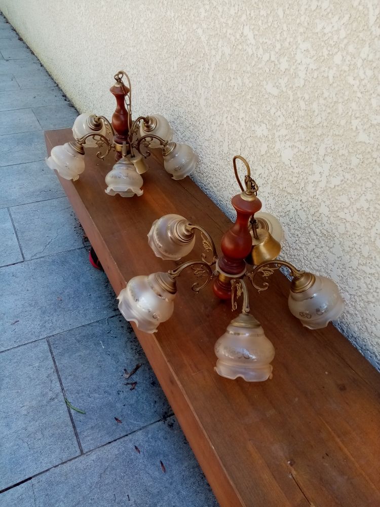 2 lustres anciens � 5 branches avec des globes en verre 50 Arbus (64)