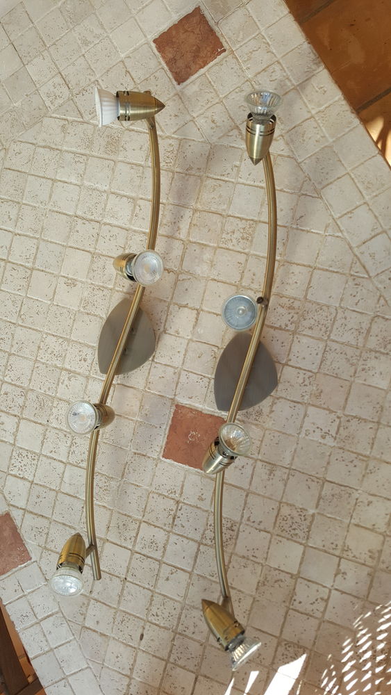 2 lustres 4 lampes 40 Agde (34)