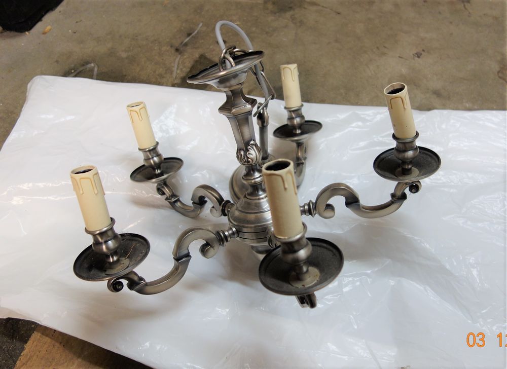 2 Lustres-luminaires en  �tain 
0 Trappes (78)