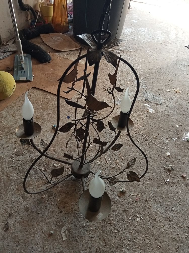 2 lustres vintage noir et or 70 Flesselles (80)