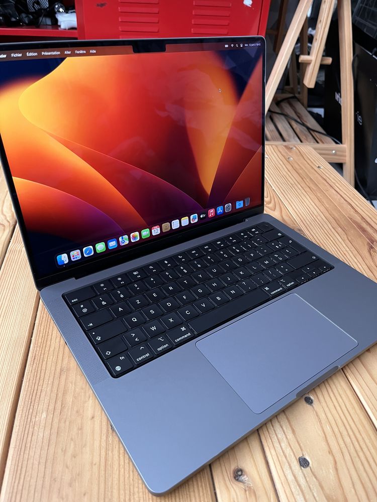 MacBook Pro 2023 14' M2PRO 16G RAM 1600 Wavrin (59)