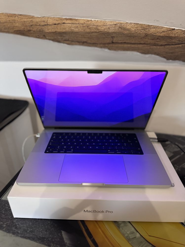 MacBook Pro 16  Puce M1 ? Haut de gamme Apple � prix r�duit 1550 Villeurbanne (69)