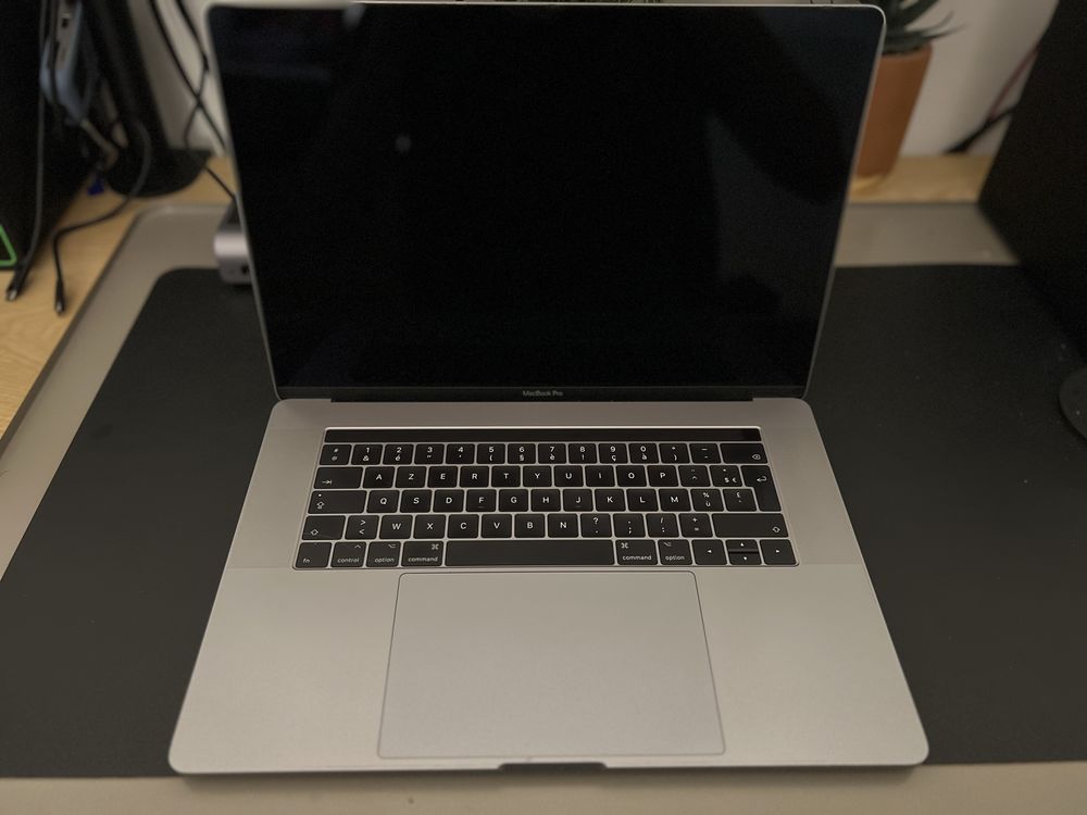 MacBook Pro touchbar 15 pouces 2017 750 Houilles (78)