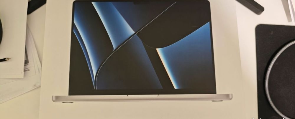 MacBook pro M2 pro 14  16/512 go 1150 Roubaix (59)