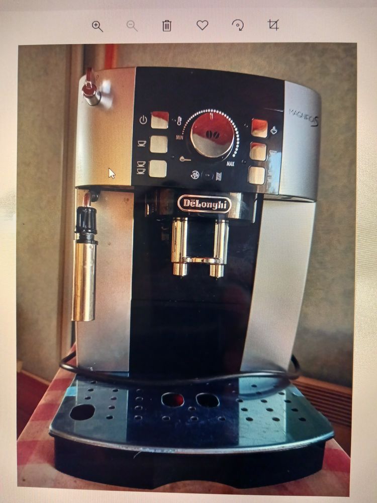 MACHINE A CAFE DELONGHI Mod�le Magnifica S
230 Noisy-le-Grand (93)