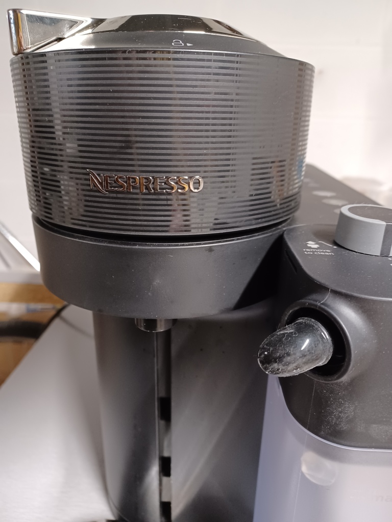 Machine � caf� DELONGHI Nespresso VERTUO LATISSIMA
100 Gurgy (89)