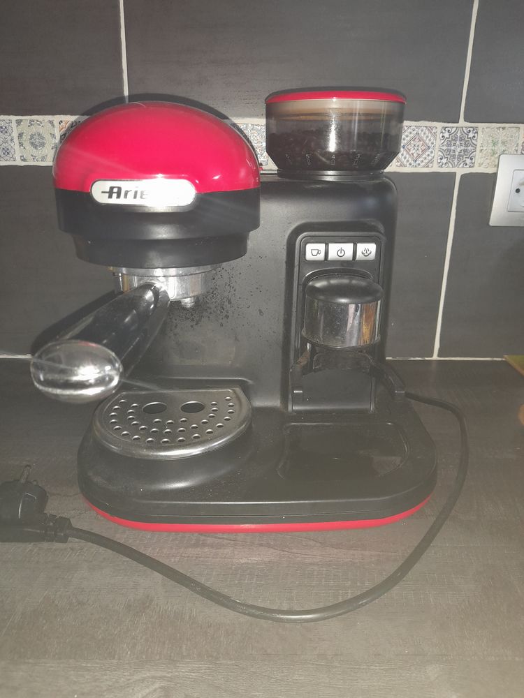 MACHINE A CAFE EN GRAINS 110 Marseille 12 (13)