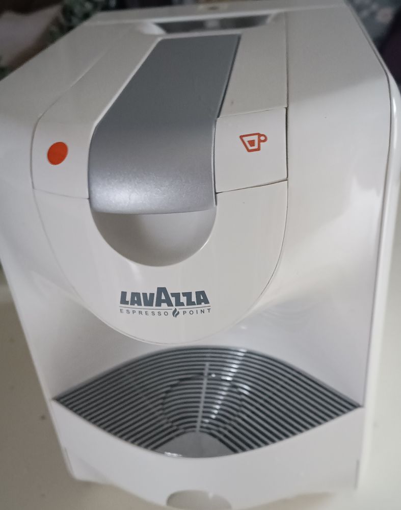 Machine a caf� LAVAZZA 25 Vaux-le-P�nil (77)