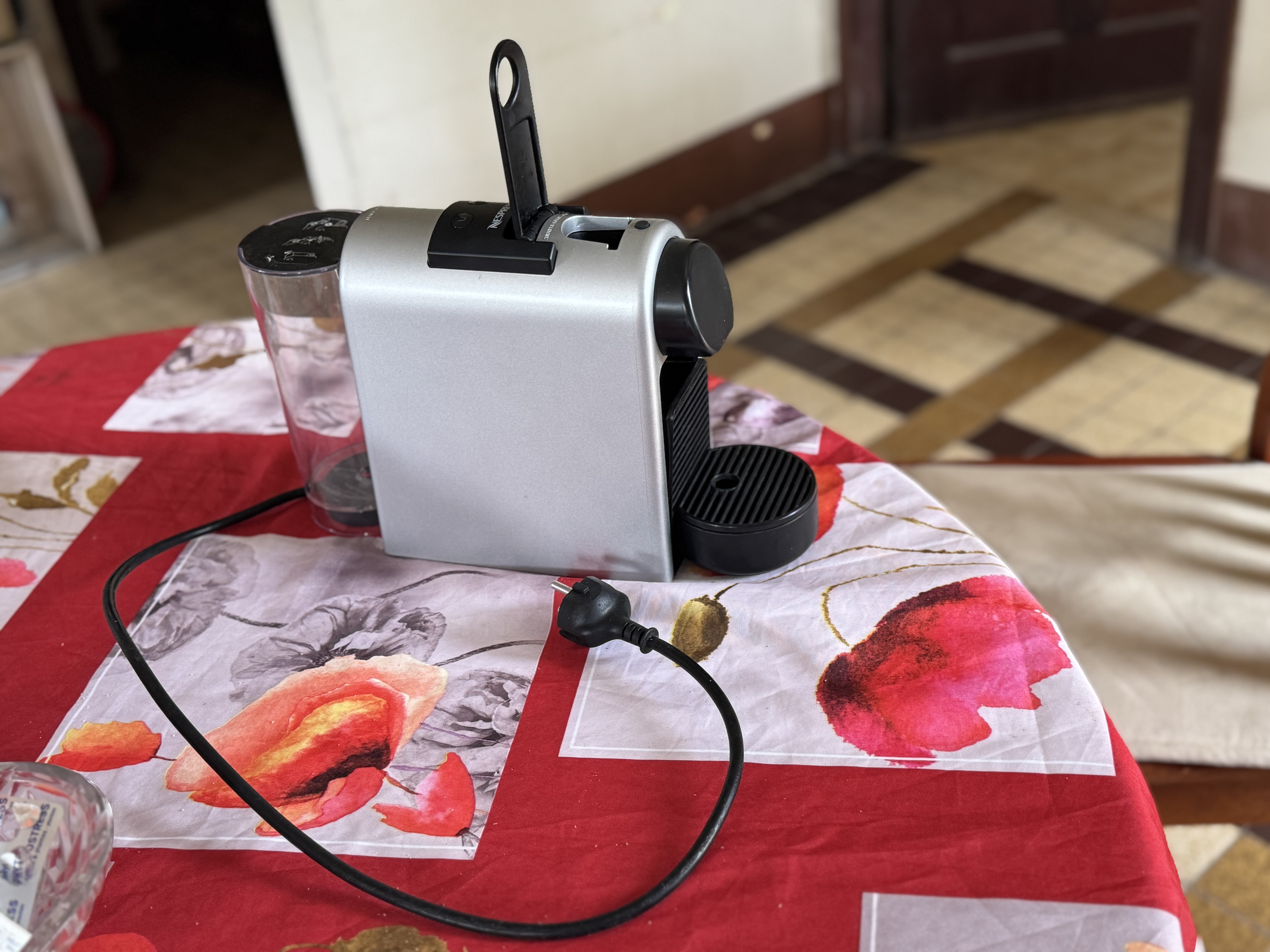 Machine � caf� Nespresso 40 Fort-de-France (97)