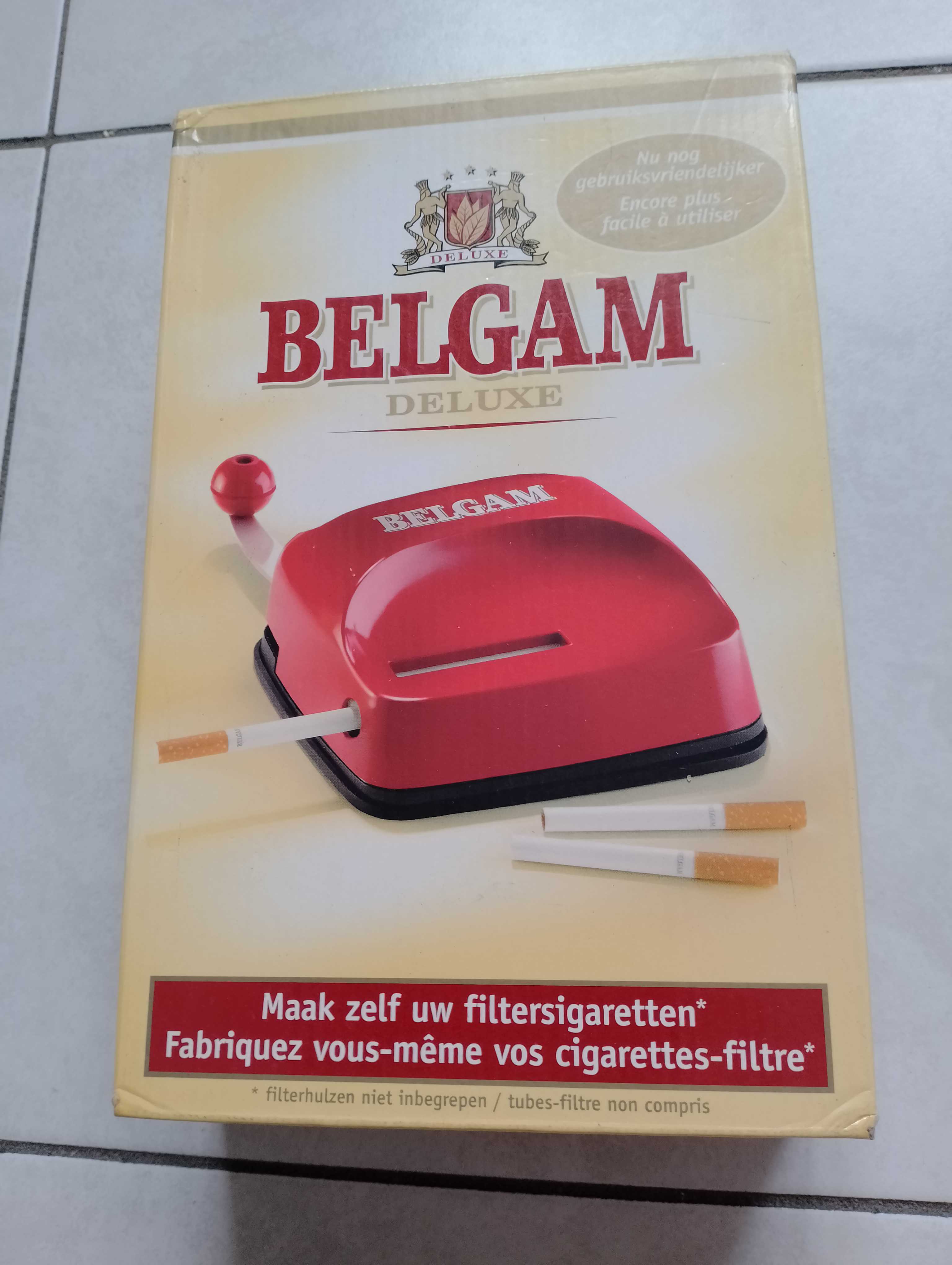 Machine �  cigarettes pour mettre le tabac en tube 20 Douai (59)