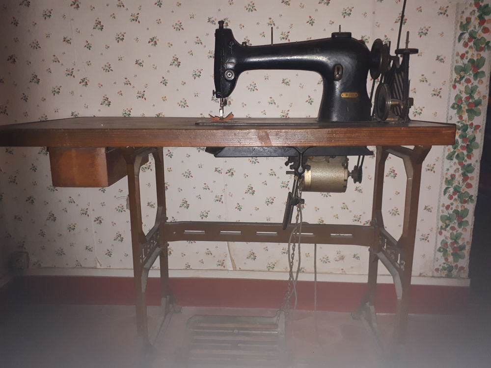 Machine � coudre ancienne 100 Bourron-Marlotte (77)