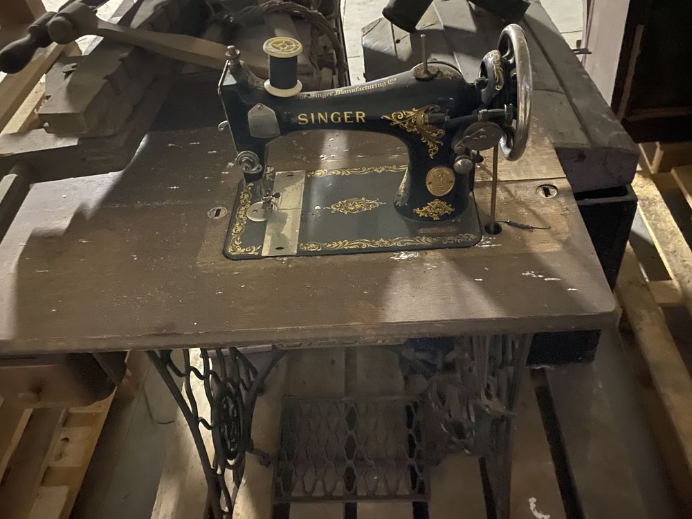 Machine � coudre ancienne Singer 80 De�l�mont (59)