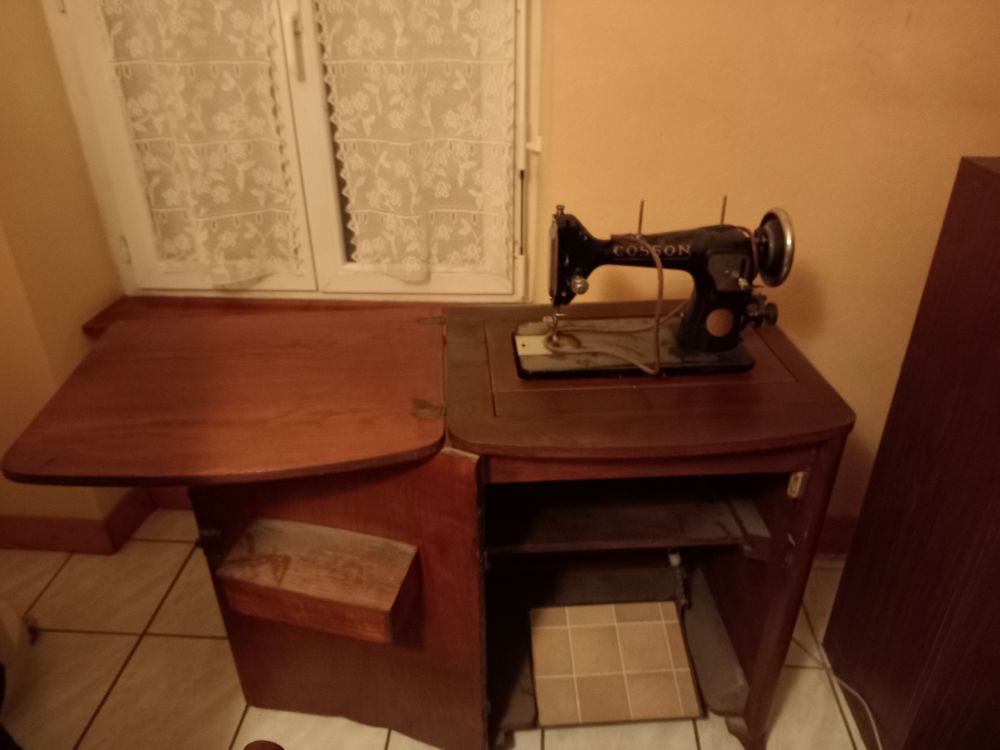 Machine � coudre ancienne 50 Vierzon (18)