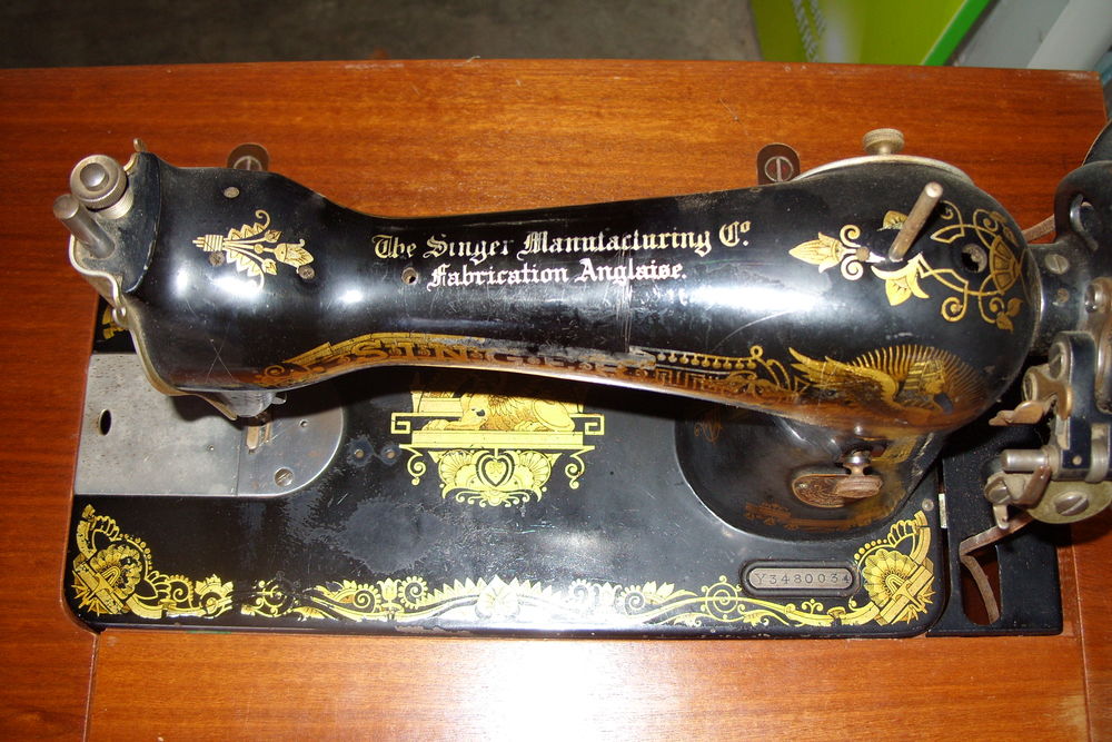 machine � coudre ancienne marque SINGER 200 S�te (34)