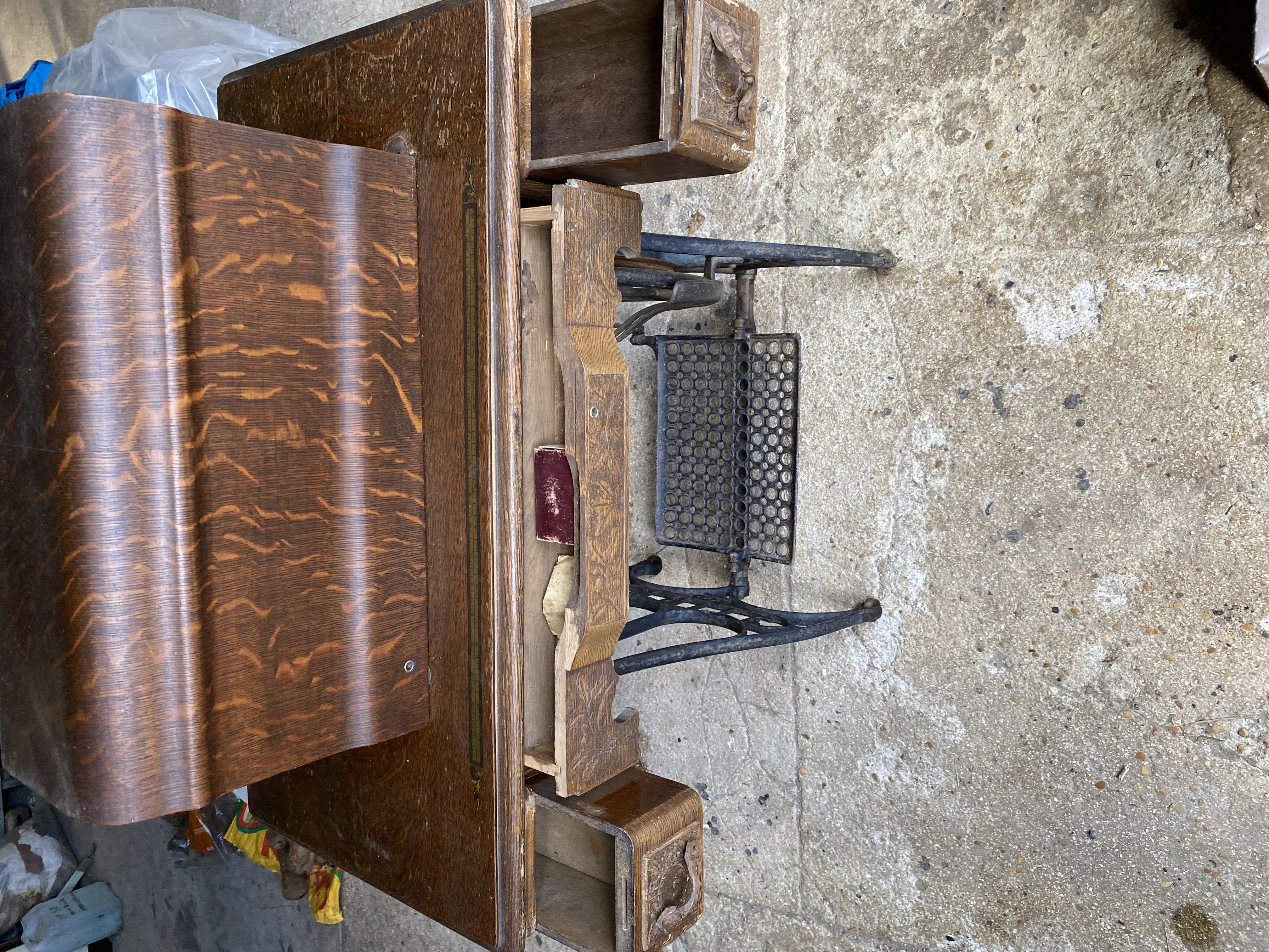 MACHINE � COUDRE ANCIENNE 90 Pr�mont (02)