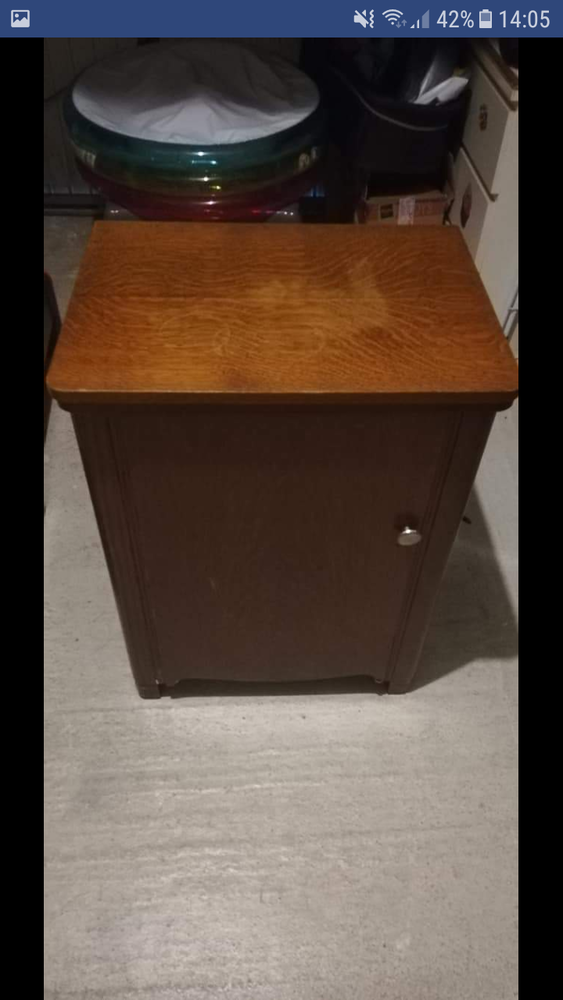  machine a coudre avec son meuble de la marque ATHOS 150 Arles (13)