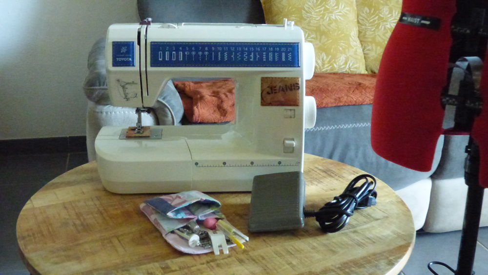Machine � coudre avec Mannequin 170 Mende (48)
