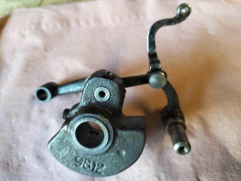 machine a coudre Bernina 614 pi�ces 30 Beauvoir (50)