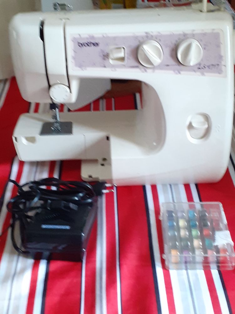 Machine � coudre Brother 1717 80 Puiseux-le-Hauberger (60)