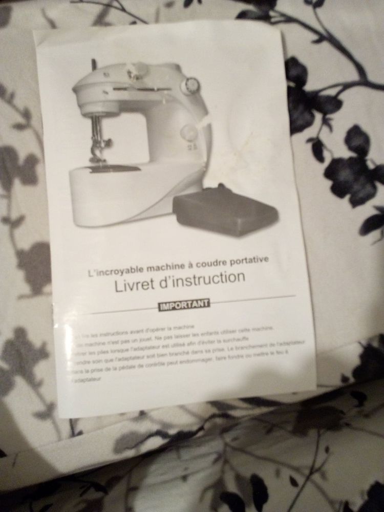 machine a coudre compact 40 Aulnay-sous-Bois (93)