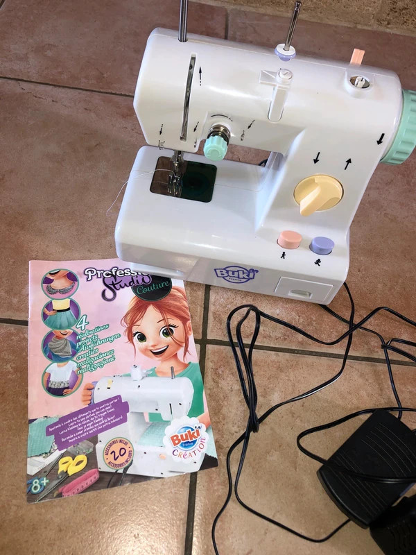 Machine � coudre enfant en tbe � 45 euros
45 Montr�al (32)