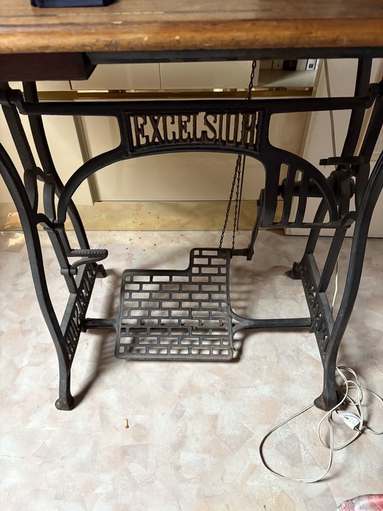 machine �  coudre Excelsior vintage 45 Montgeron (91)