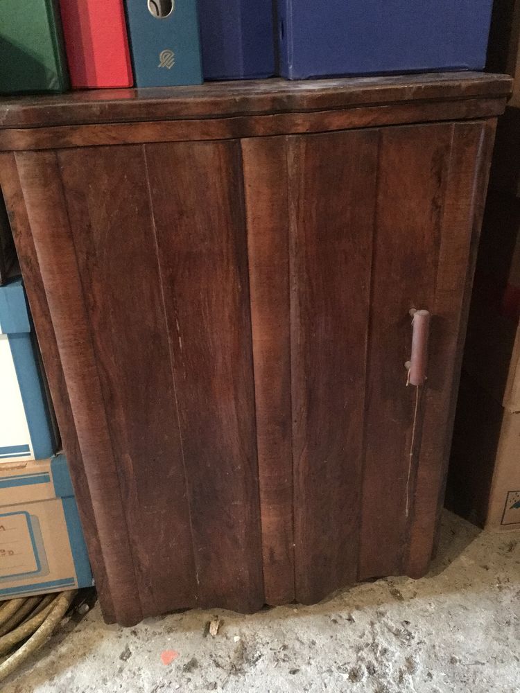 
Machine � coudre marque Necchi ann�es 30 dans son meuble 50 Bretteville (50)