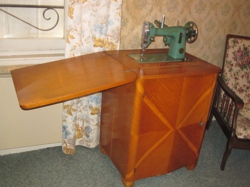 Machine � coudre MIP sur meuble 30 Brive-la-Gaillarde (19)