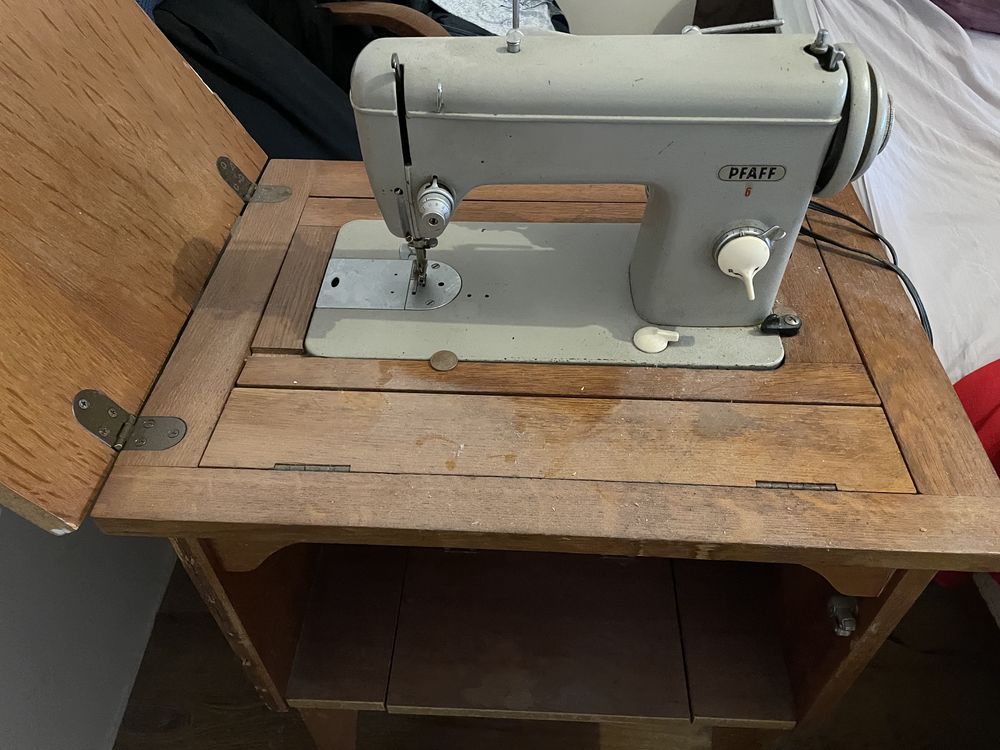 machine a coudre meuble PEAFF 0 Challans (85)