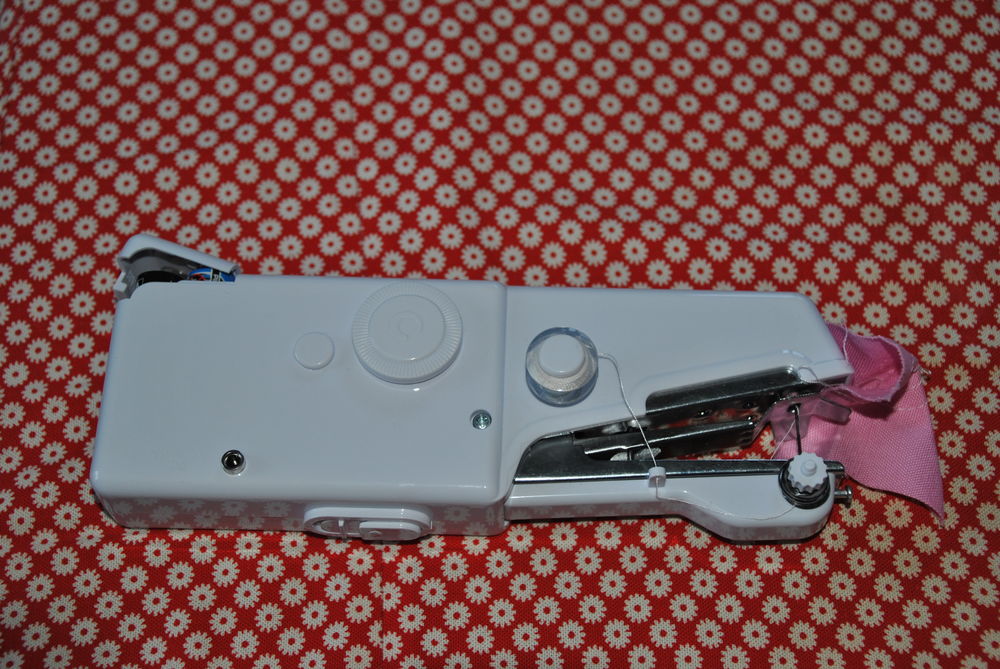 MACHINE A COUDRE EN TBE
MINI MACHINE A COUDRE
8 Foix (09)