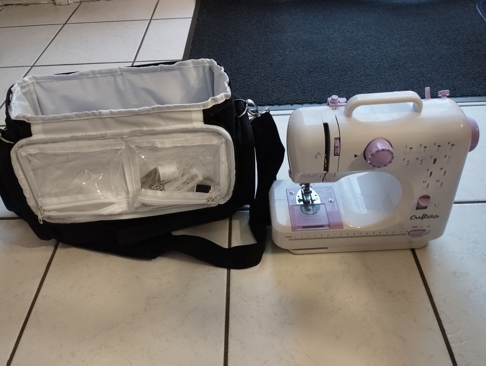 MACHINE A COUDRE NEUVE 45 Brie-Comte-Robert (77)