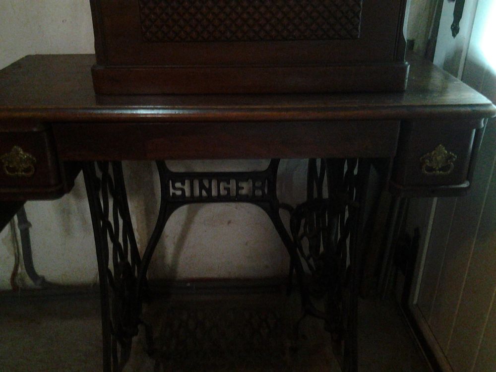 Machine � coudre � p�dale 90 Boll�ne (84)