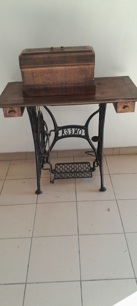 MACHINE � COUDRE � PEDALE   COLLECTION 45 Bourg-l�s-Valence (26)